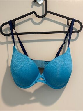 Victoria's Secret Teal Blue T-Shirt Bra with Navy Straps